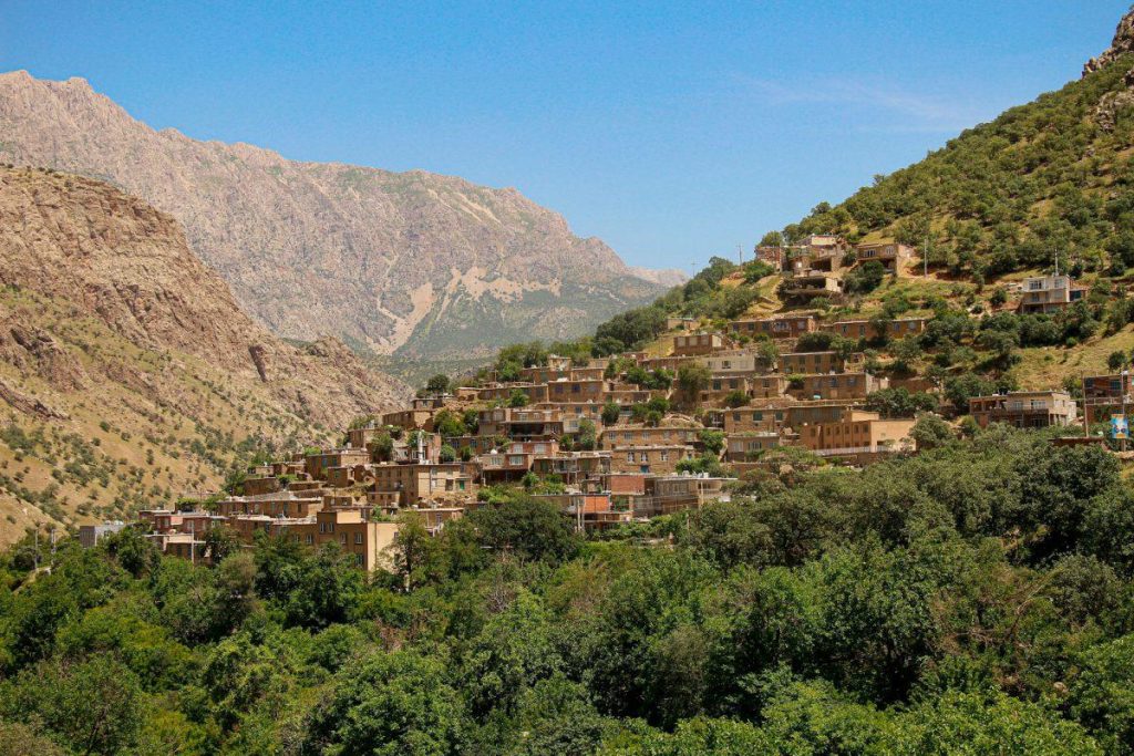 Hawraman: A Mountain Village